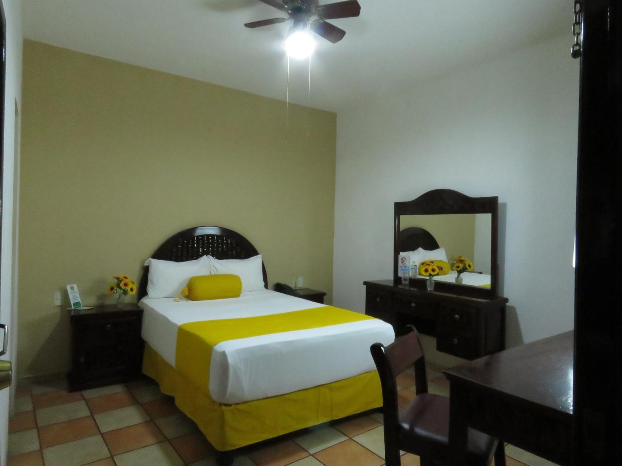 Hotel Los Girasoles Тепик Экстерьер фото